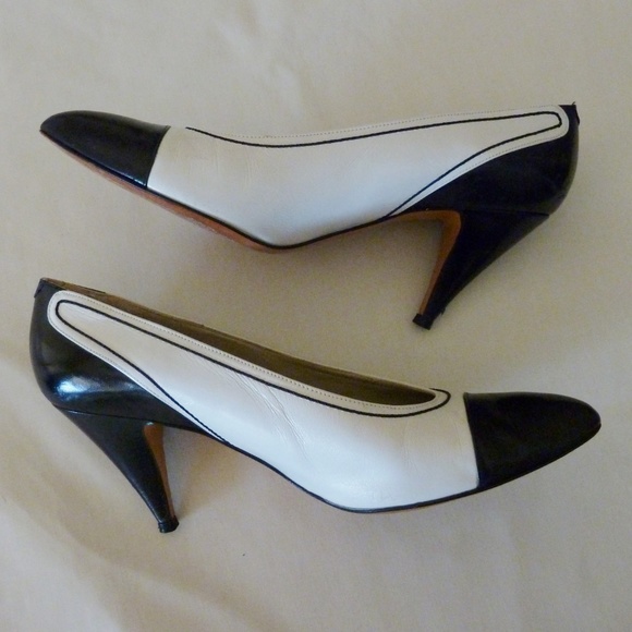 Vintage Evan Picone Navy and White Heels EUC - Picture 5 of 8
